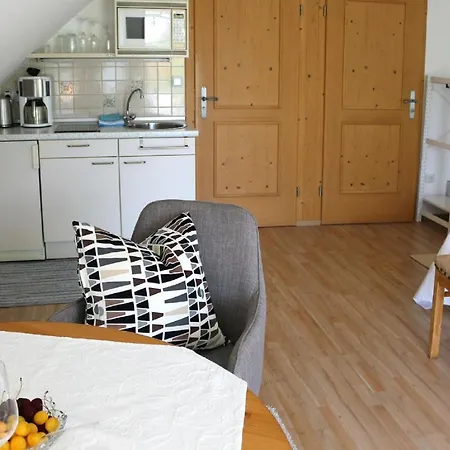 Schmitt Apartment *